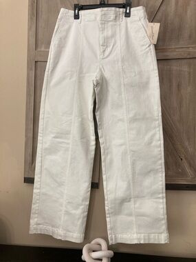Universal Thread White Stretch High-Rise Pants
Size 8
WOMENS
